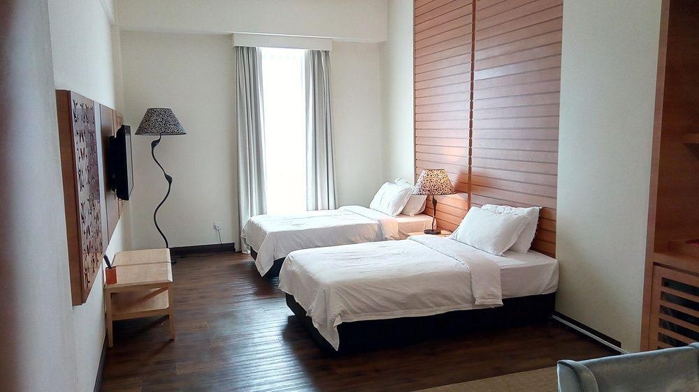 Swan Garden 4*