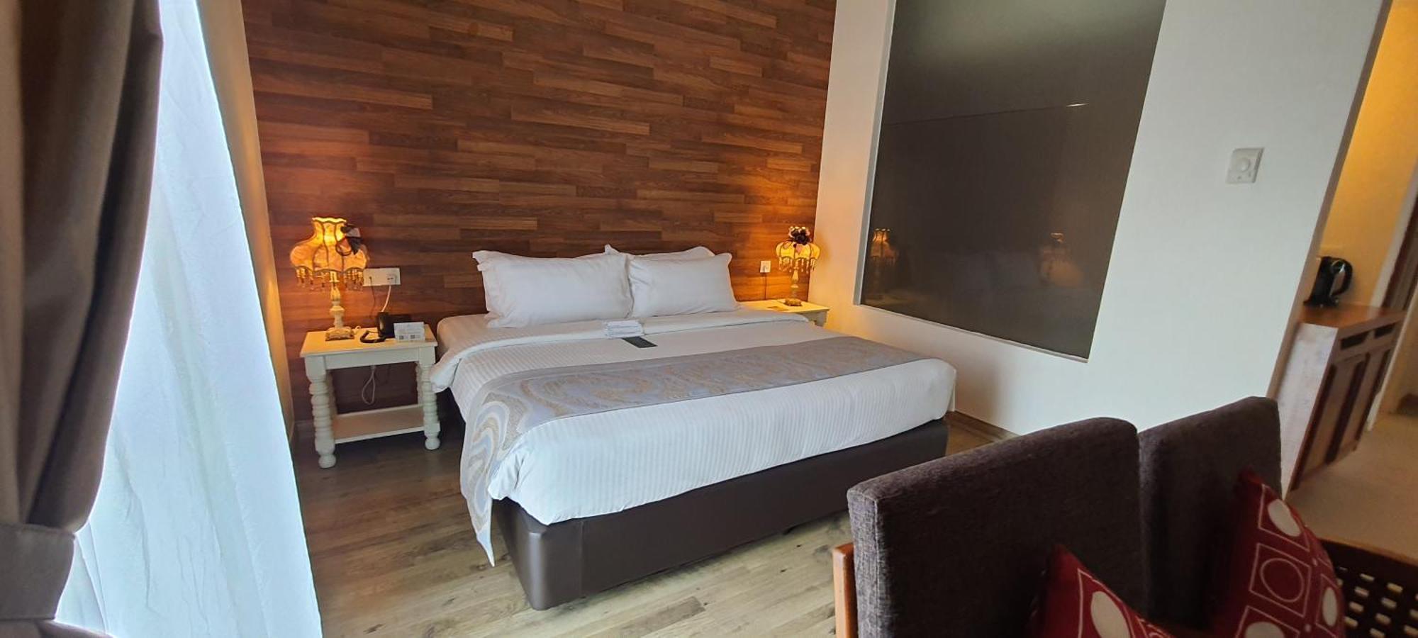 Swan Garden 4*